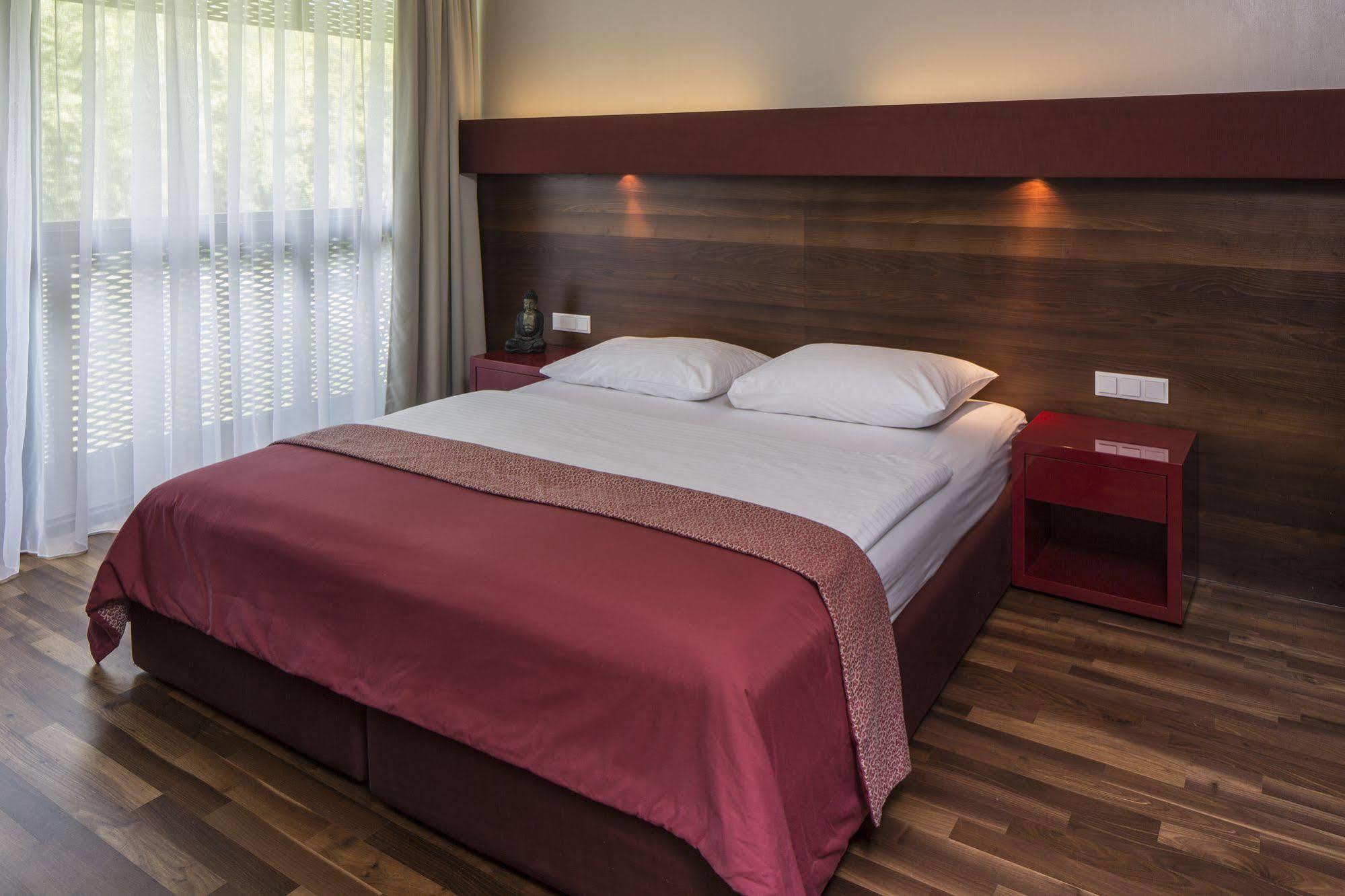 Asia Hotel & Spa Leoben ลีโอเบน ภายนอก รูปภาพ